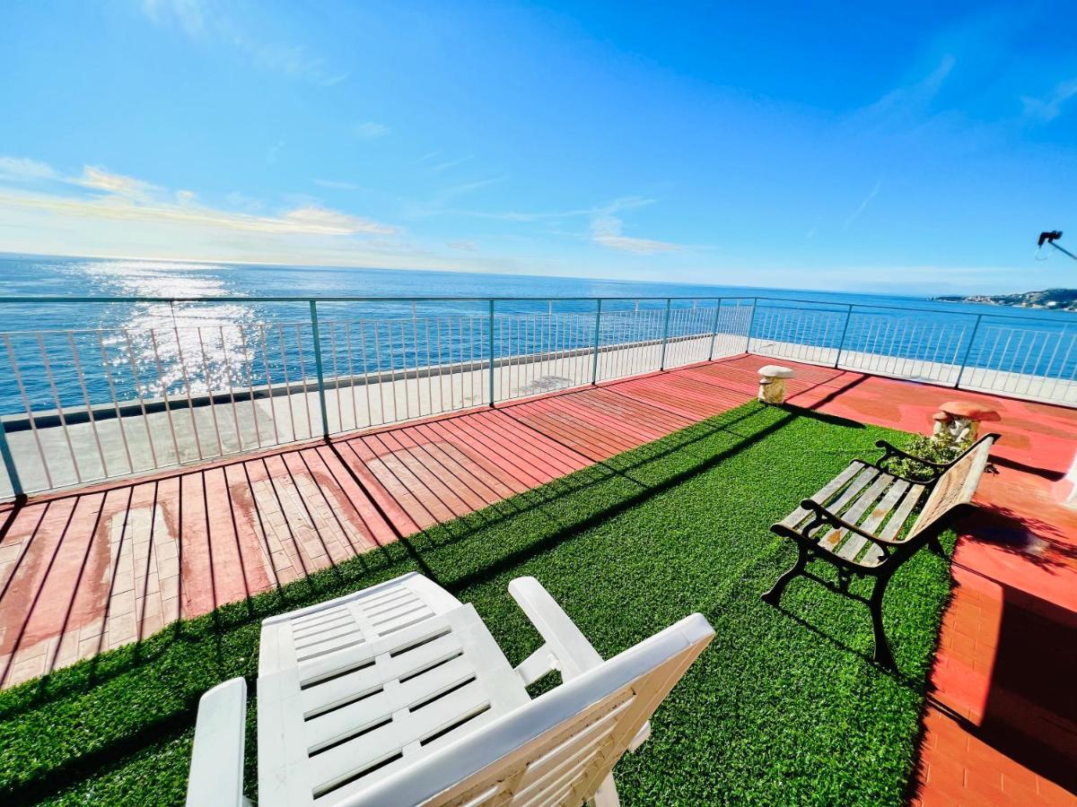 Suite Sunset 22 - Fronte Mare Сан Ремо Екстериор снимка